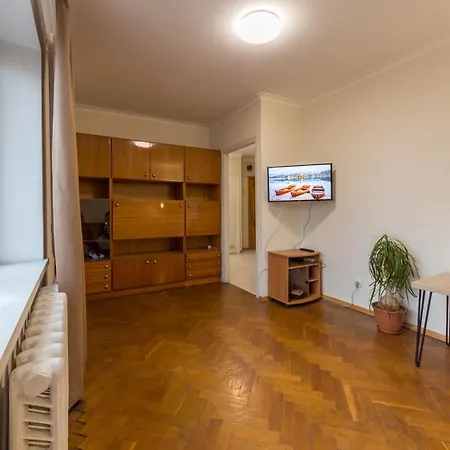Apartment 2-кімнатна з балконом та видом на трц гулівер