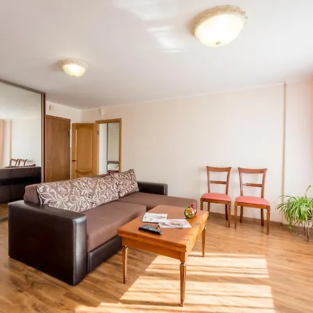 2-кімнатна з балконом та видом на трц гулівер Apartment Kyiv